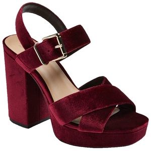 NBW Mossimo Women Alexandra Velvet Pumps (8.5)